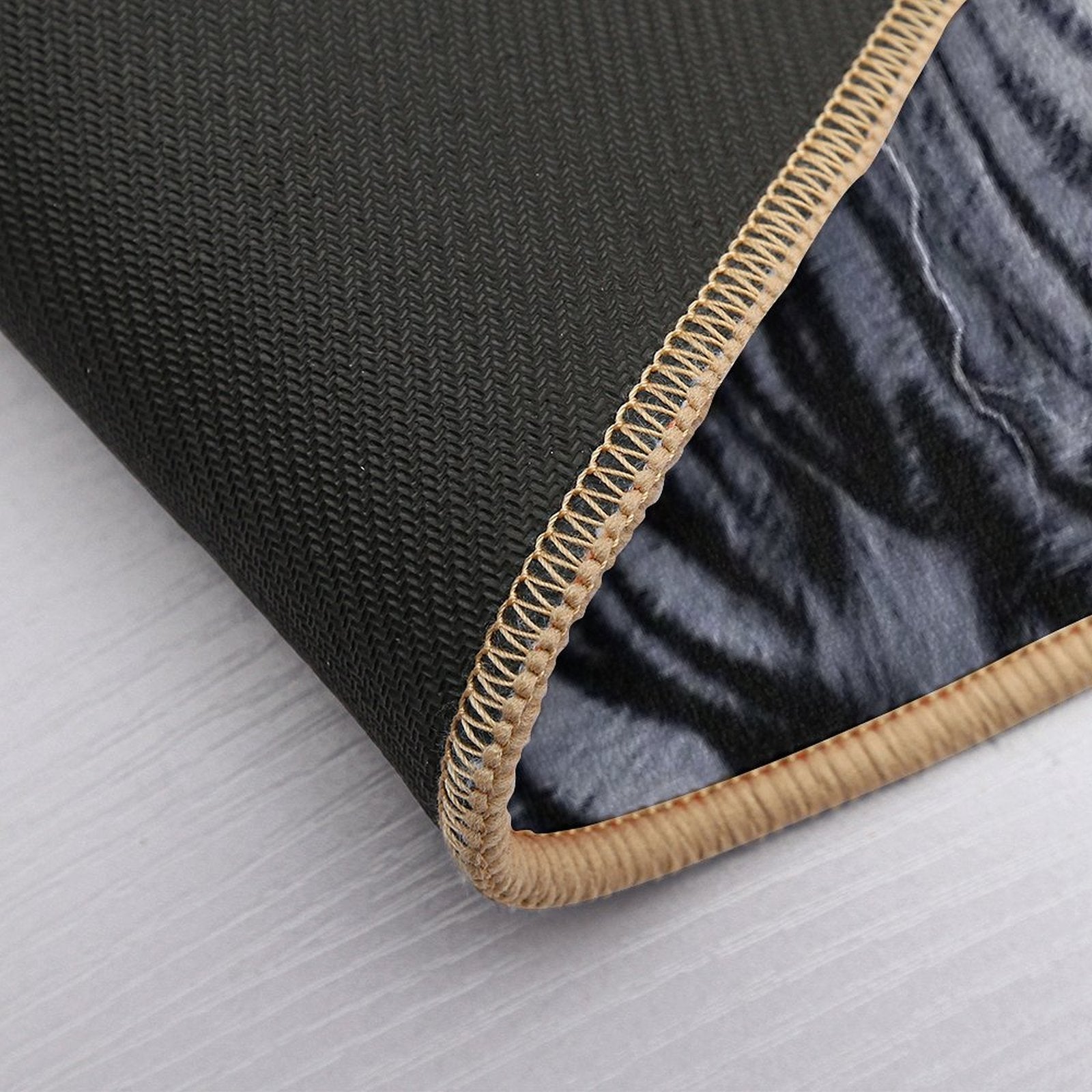 WHITE TIGER OF THE WEST  Fade-Resistant Bath Mat