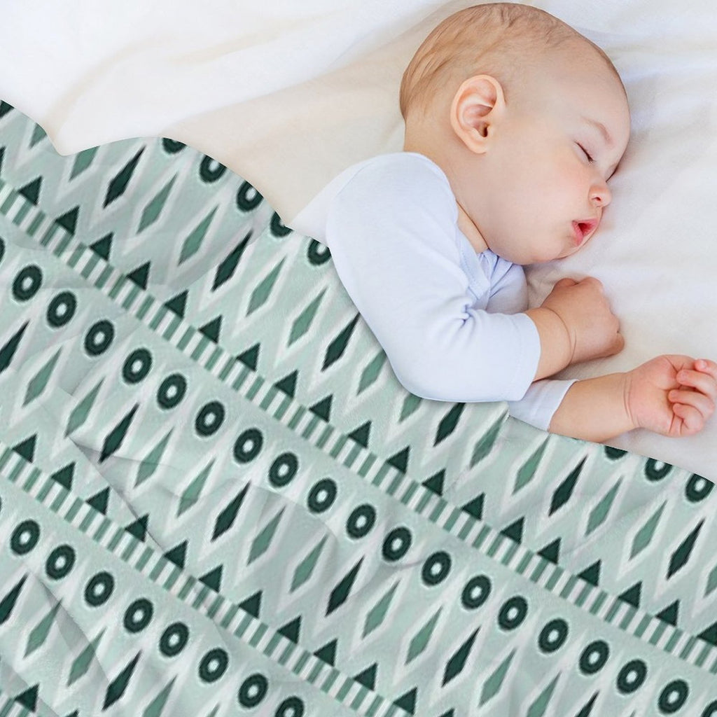 Beautiful Country Style Ornate Traditional Symmetrical Pattern Lightweight Throw Blanket