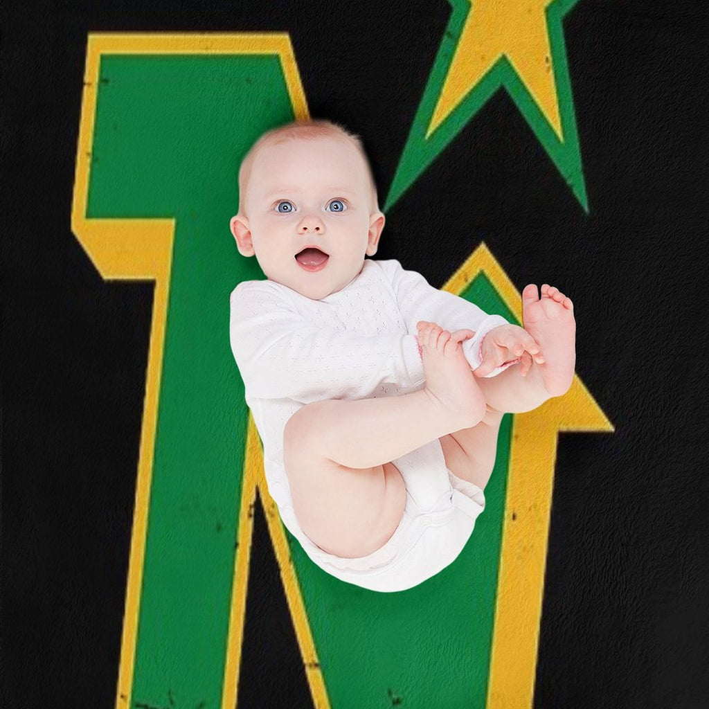Minnesota North Stars -- Defunct Team Wrinkle-free Throw Blanket