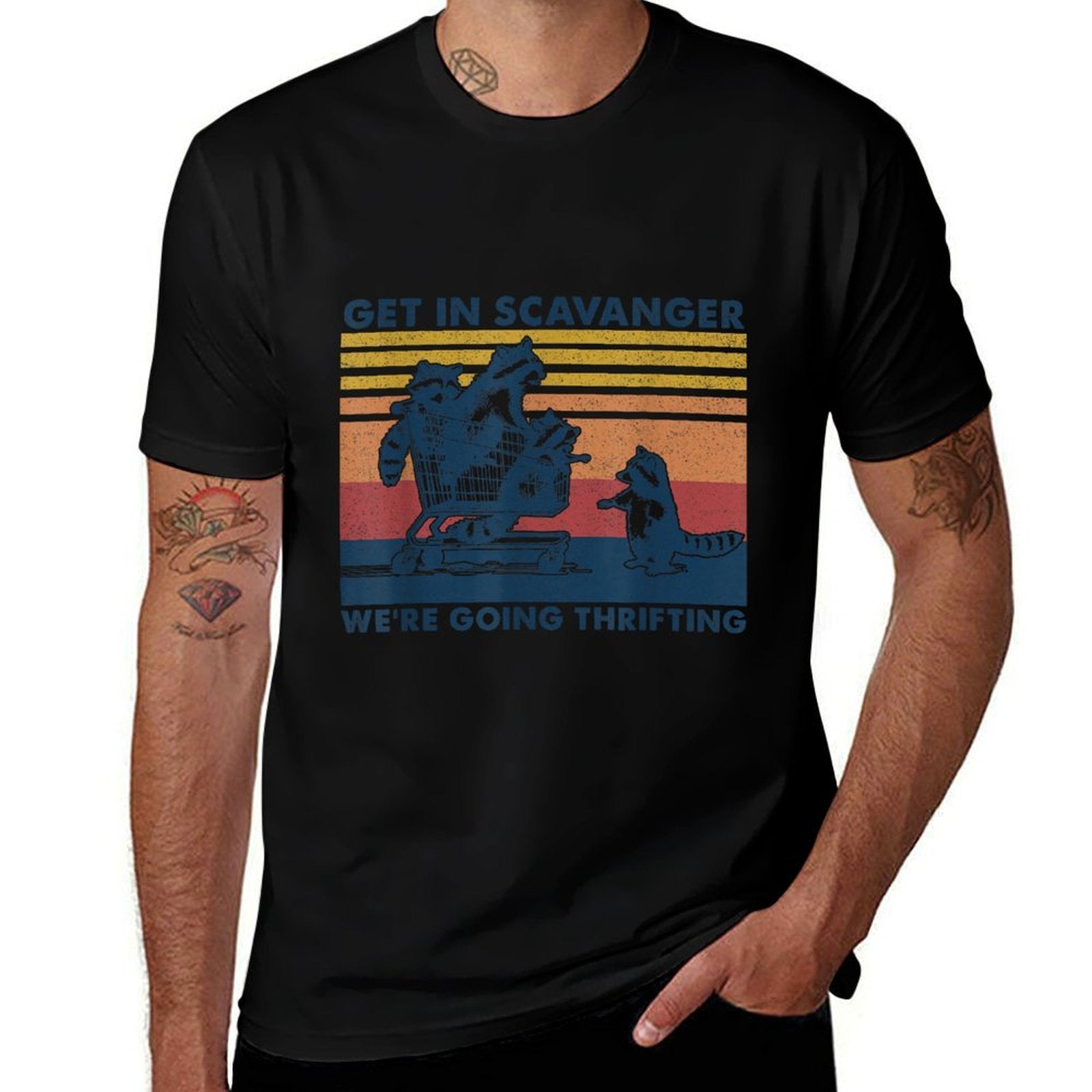 Get In Scavanger Were Going Thrifting Retro Raccoon Lover  Trendy Pattern T-Shirt