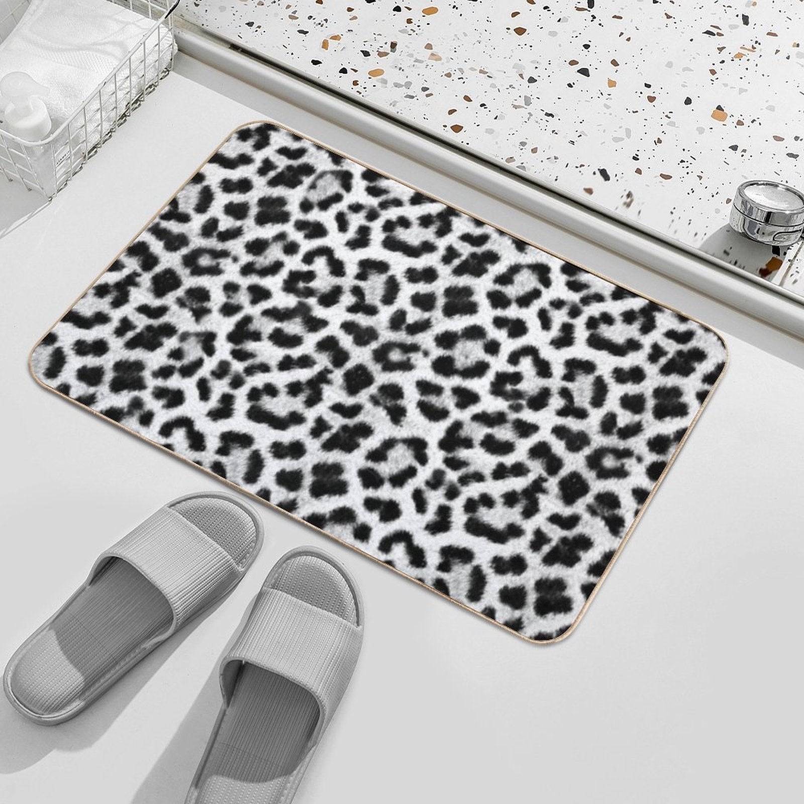 Black And White Leopard Print  Rapid-Drying Bath Mat