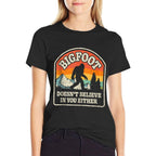 Bigfoot Doesnt Believe In You Either Funny Sasquatch Retro  Classic T-Shirt