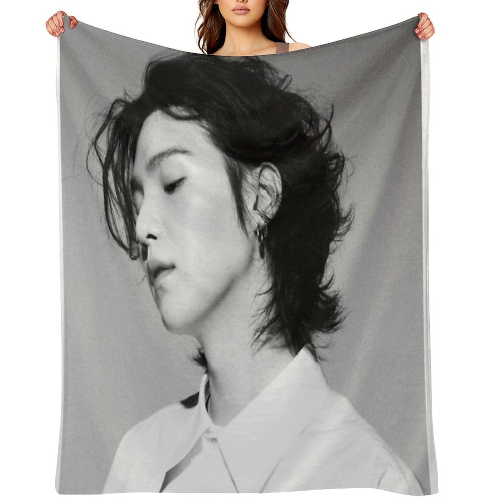 Majestic Long Haired Yoongi Compact Throw Blanket