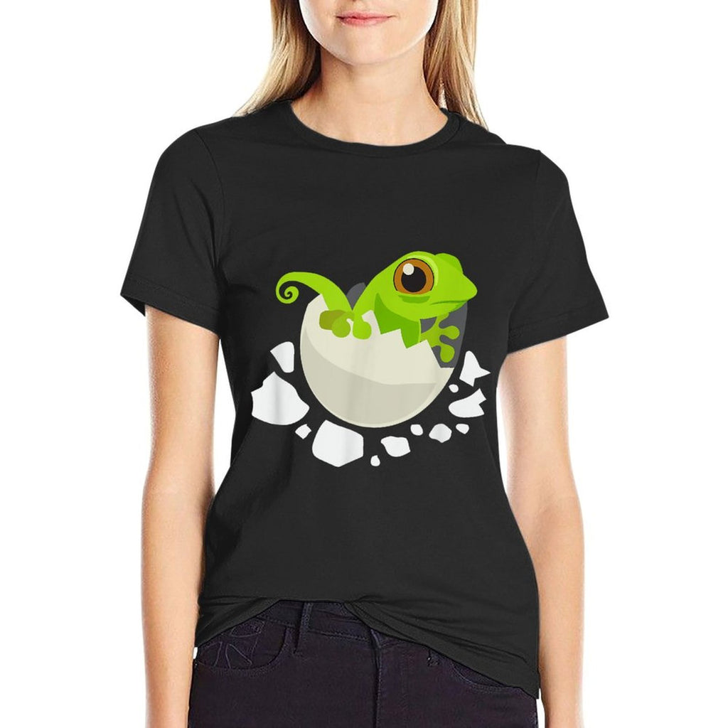 Hatching Baby Lizard Hatching Eggs Pregnancy Future Mom  Odor-resistant T-Shirt