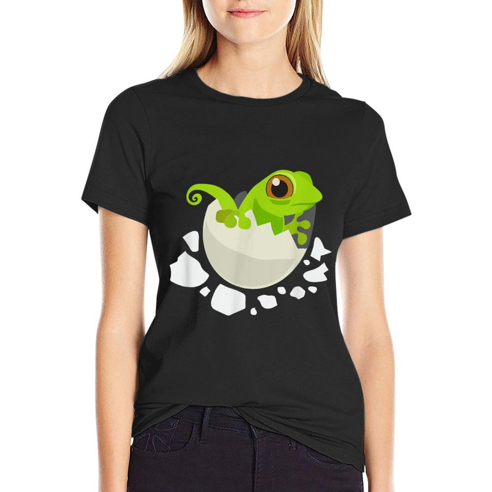Hatching Baby Lizard Hatching Eggs Pregnancy Future Mom  Odor-resistant T-Shirt