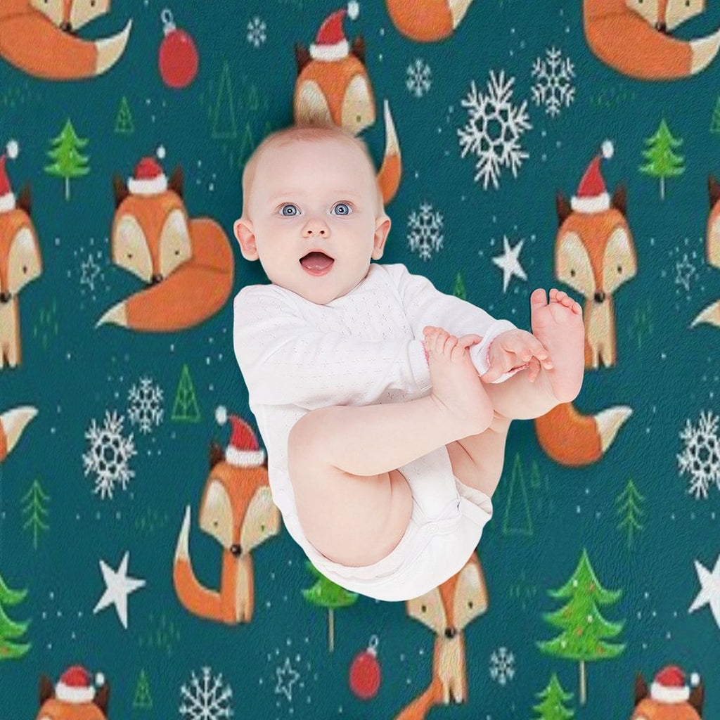 Winter Fox Christmas Holiday Machine-washable Throw Blanket