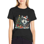 Cute Wolf With Christmas Tree Wearing Santa Hat  Easy-care T-Shirt