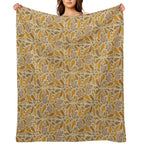 Oak & Squirrels  Animal Autumn Nature Pattern Wrinkle-free Throw Blanket