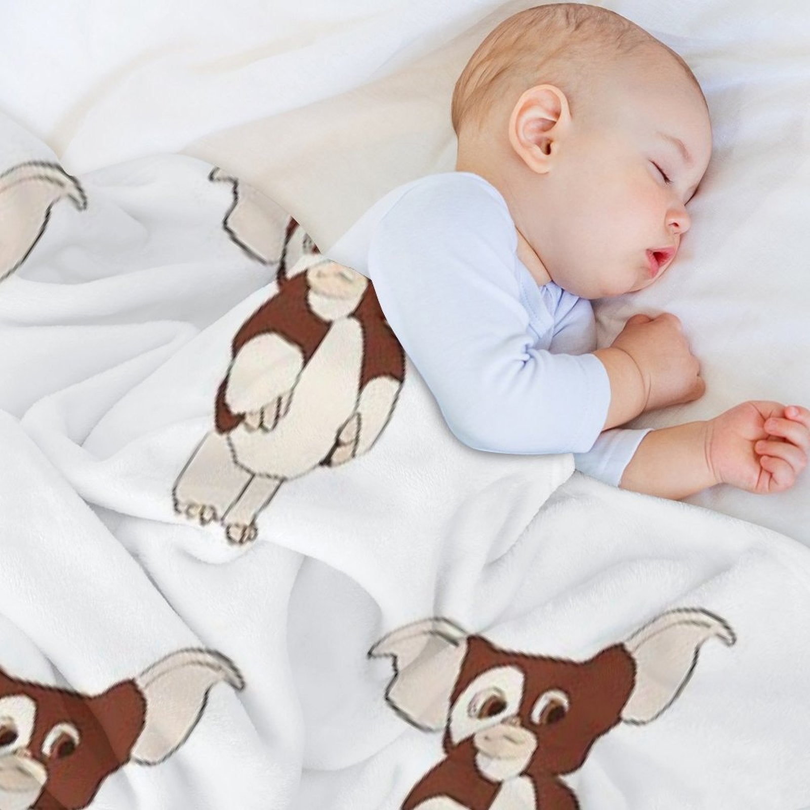 Gizmo All-season Throw Blanket