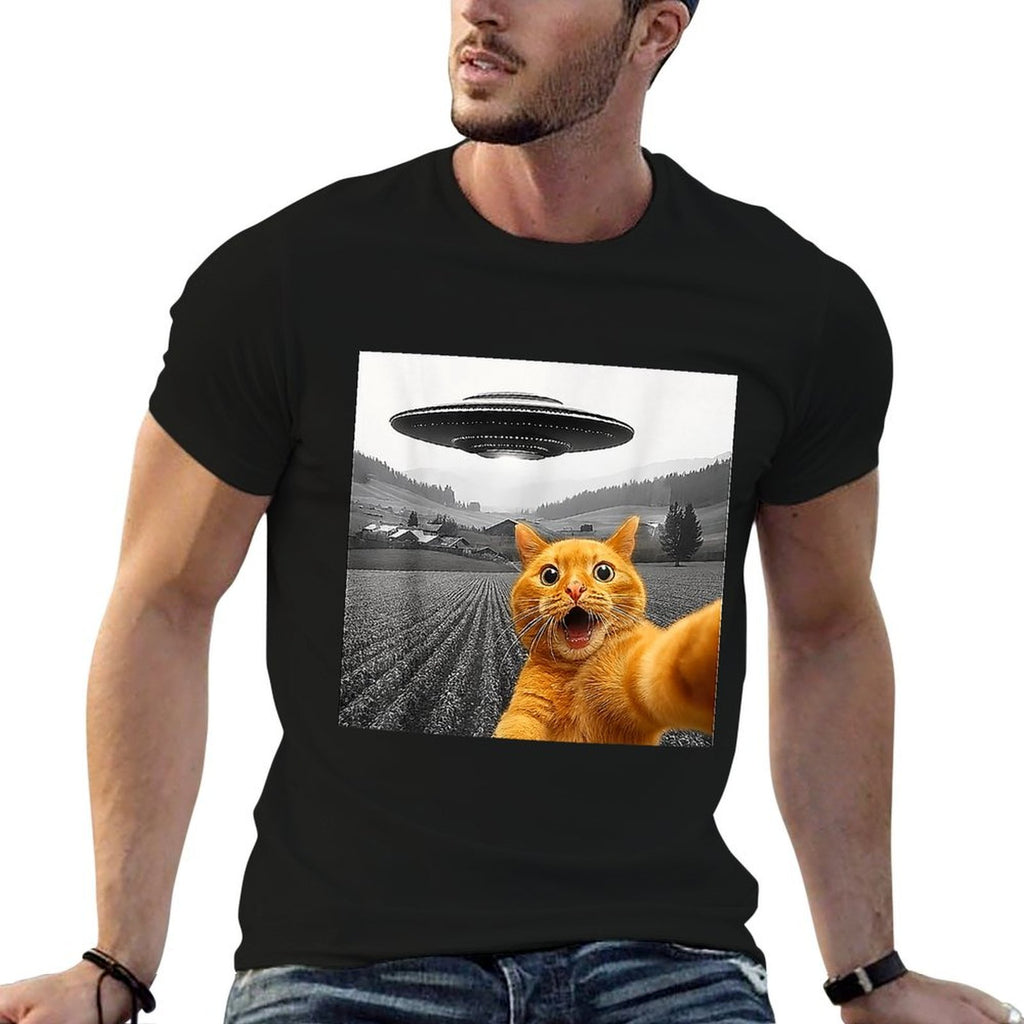 Cat Selfie With Alien UFO Funny Cat Gifts For Men Women Kid  Quick-drying T-Shirt