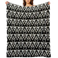 Black And White Floral Decorative Pattern All-season Throw Blanket