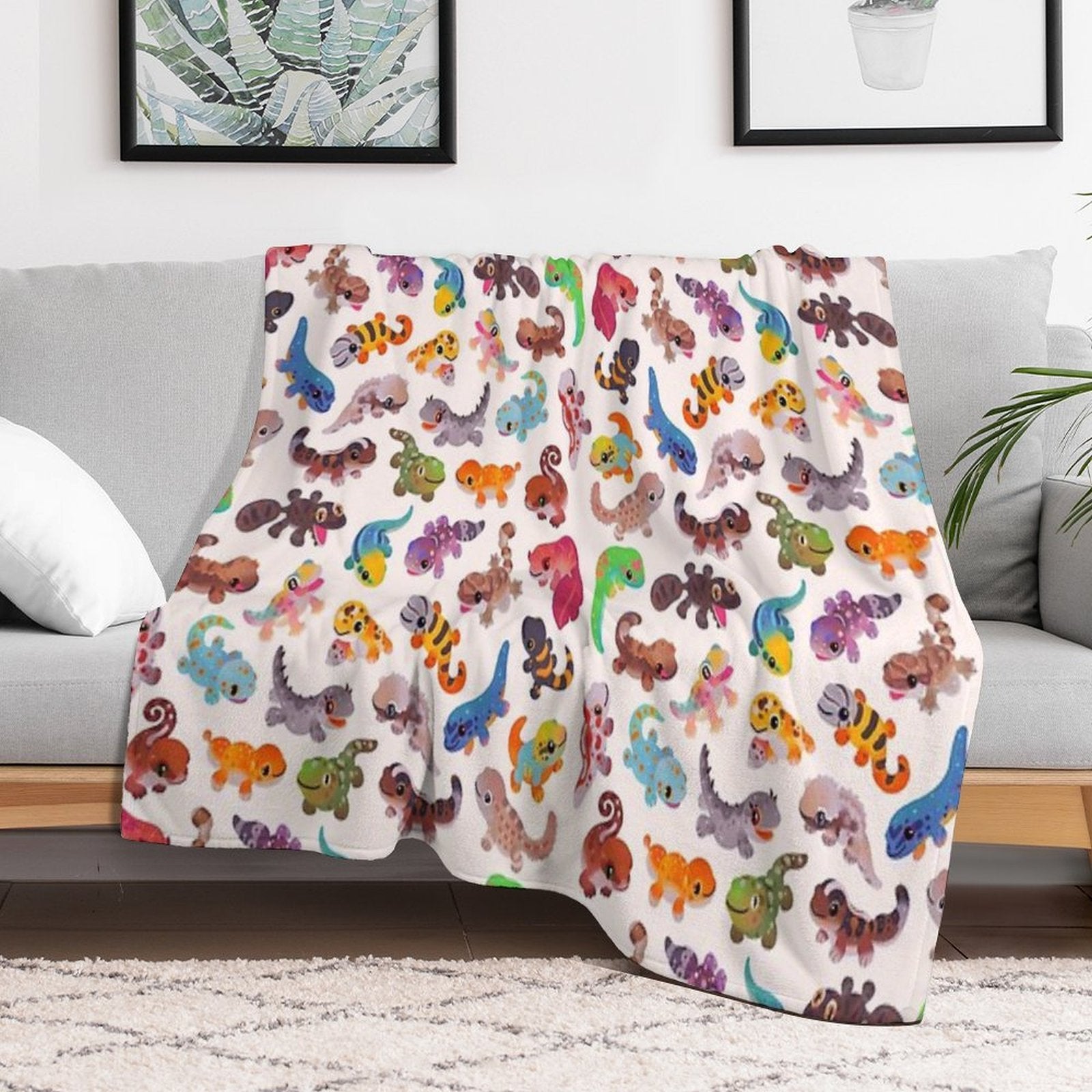 Gecko - Bright Eco-conscious Throw Blanket
