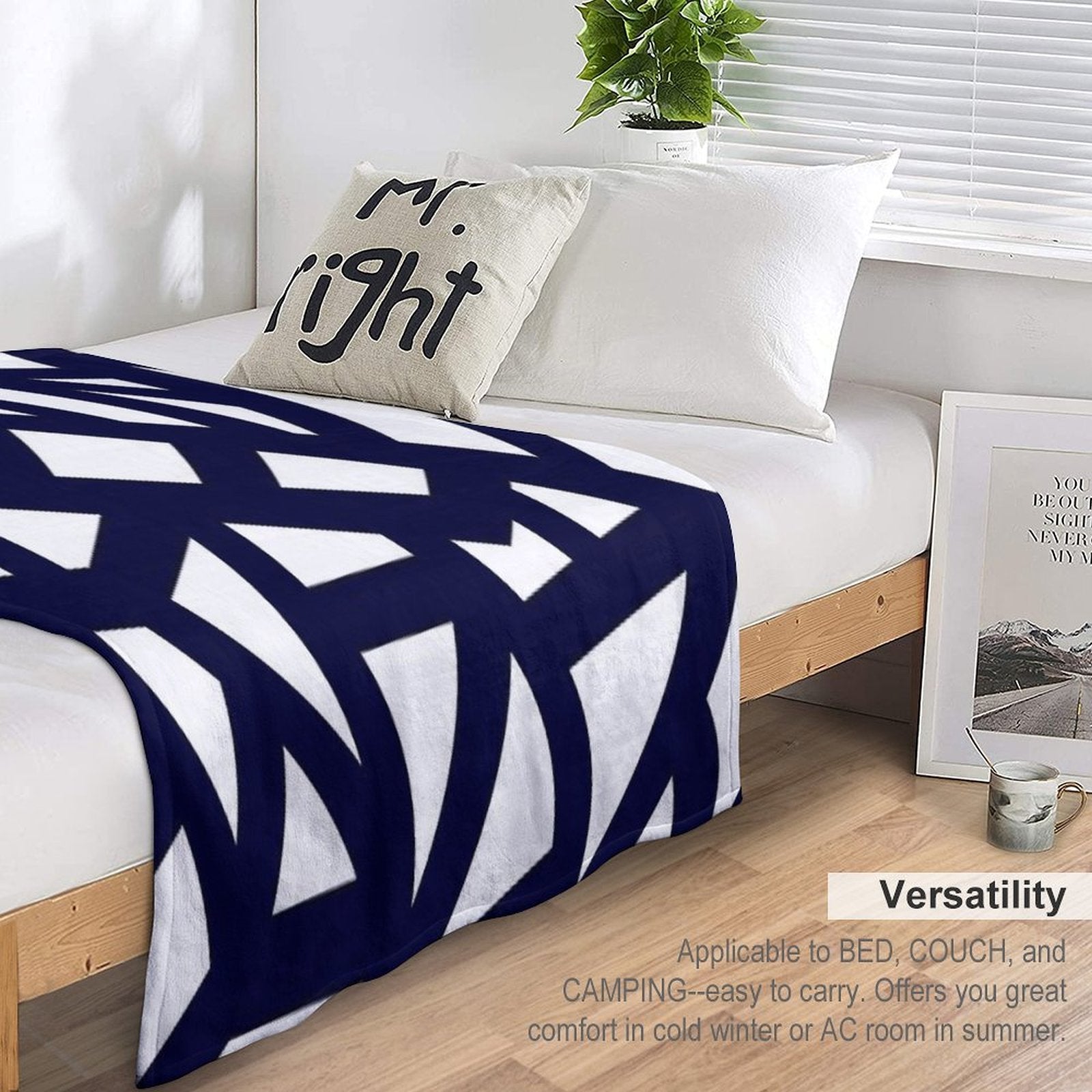 Navy Blue Thick Mosaic Lines On White Comfort Throw Blanket