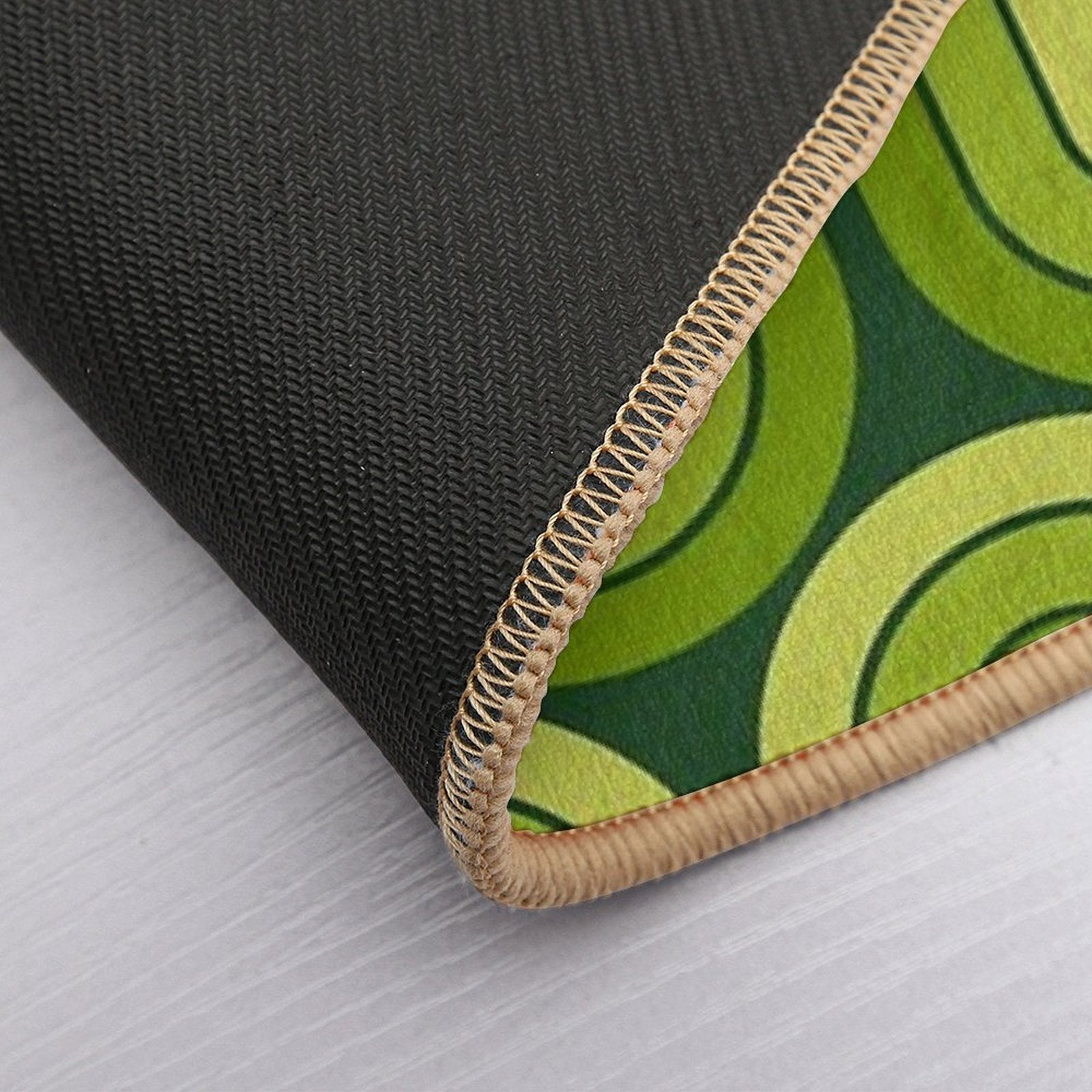 Retro Geometric Gradated Design Avocado Green  Easy Maintenance Bath Mat