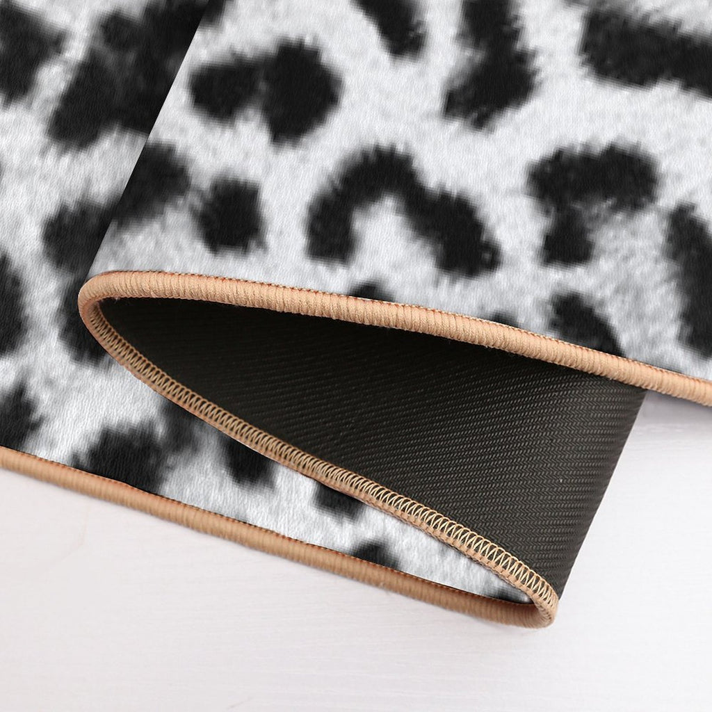 Black And White Leopard Print  Rapid-Drying Bath Mat