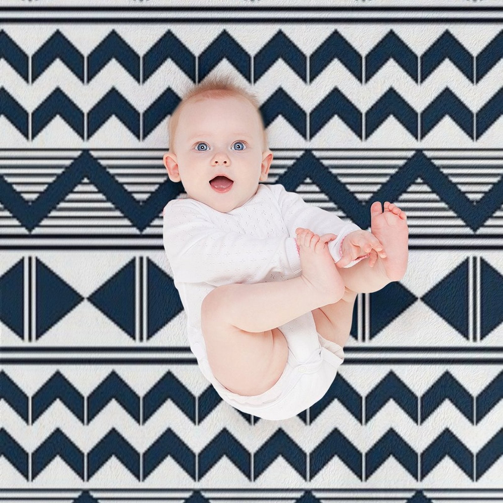 Navy Blue And White Geometry Machine-washable Throw Blanket