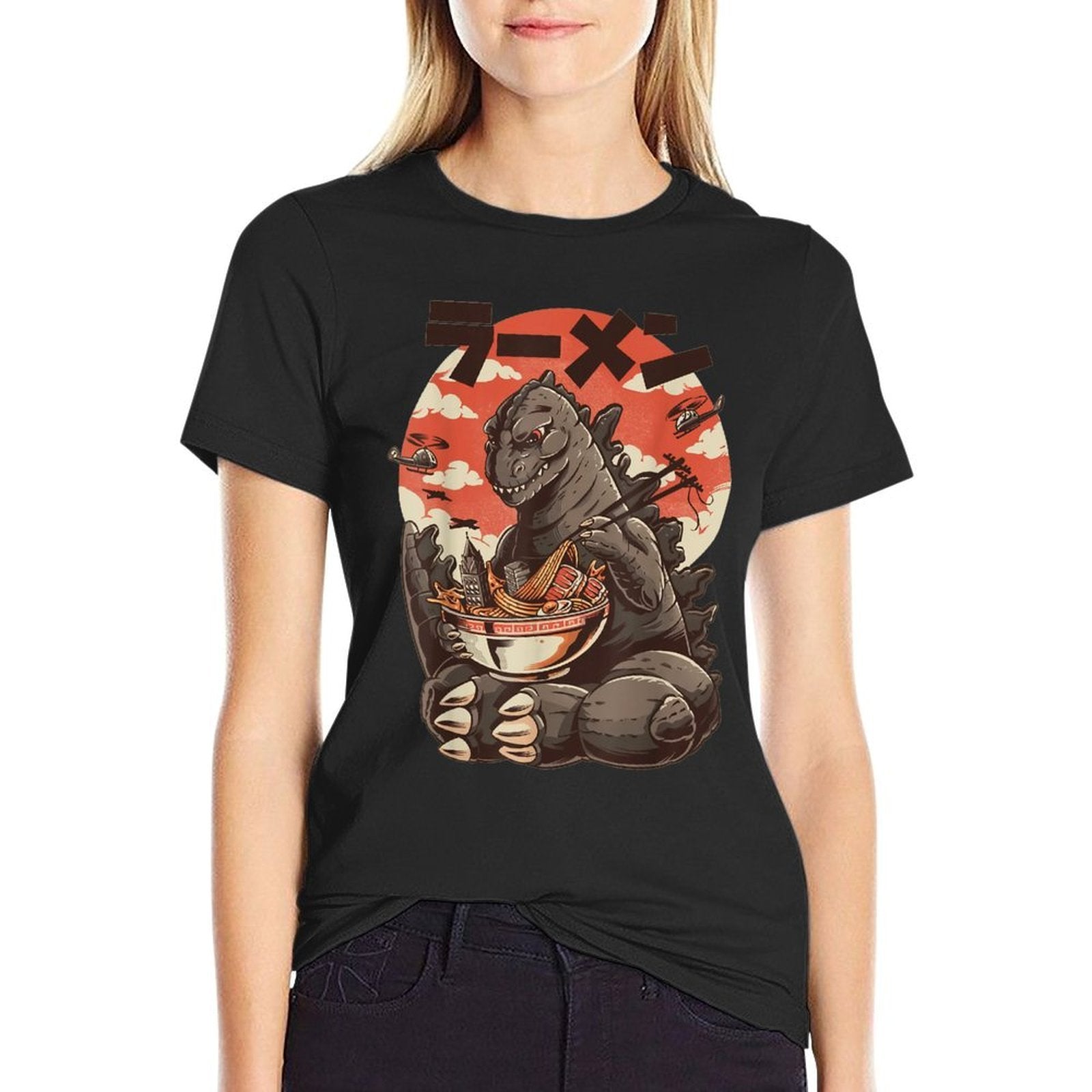Vintage Kaiju Eating Ramen Japanese Monster Birthday Cat  Trendy Pattern T-Shirt