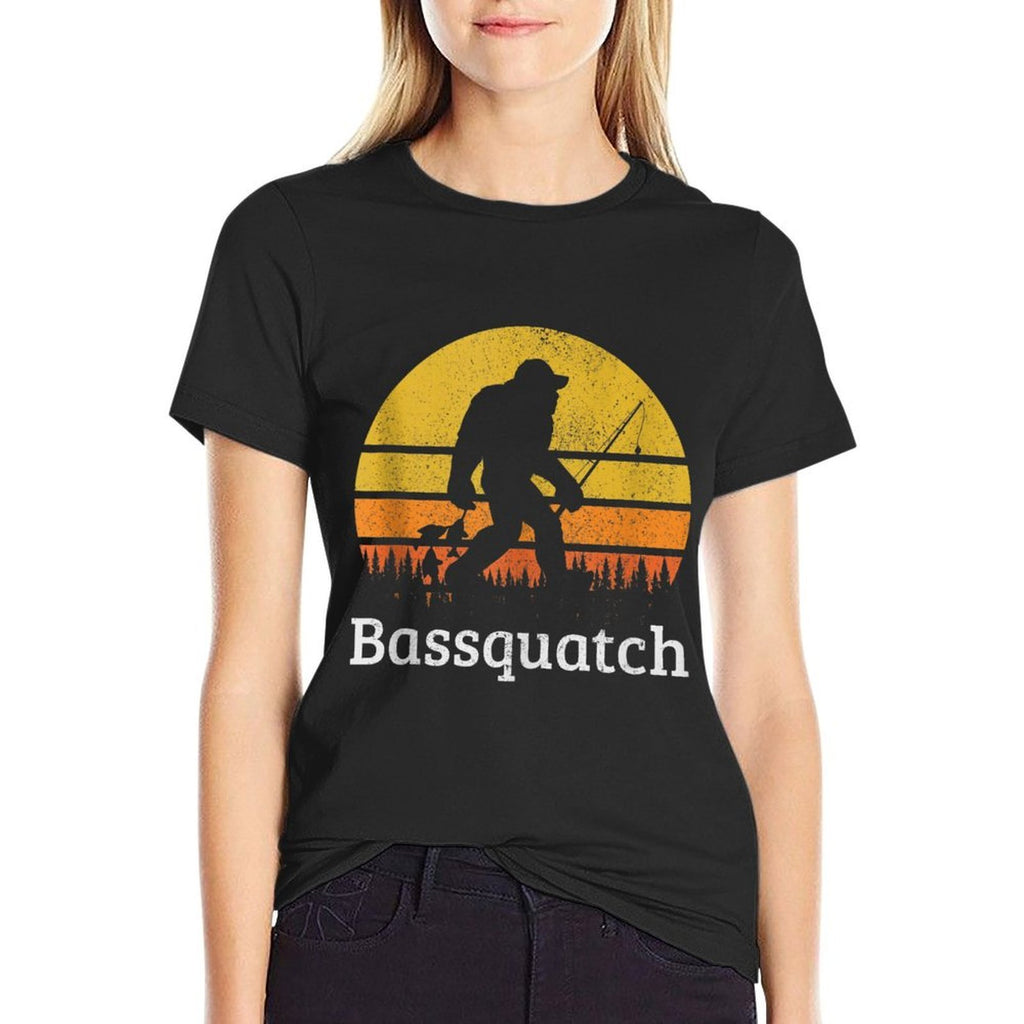 Bassquatch Funny Bass Fishing Sasquatch Bigfoot Vintage Gift  Versatile T-Shirt