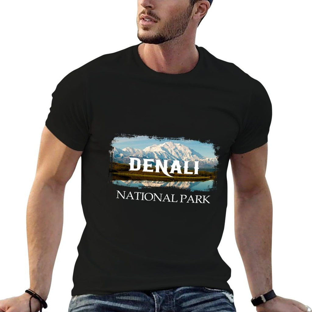 Retro Vintage Denali Alaska National Park Design  Classic T-Shirt
