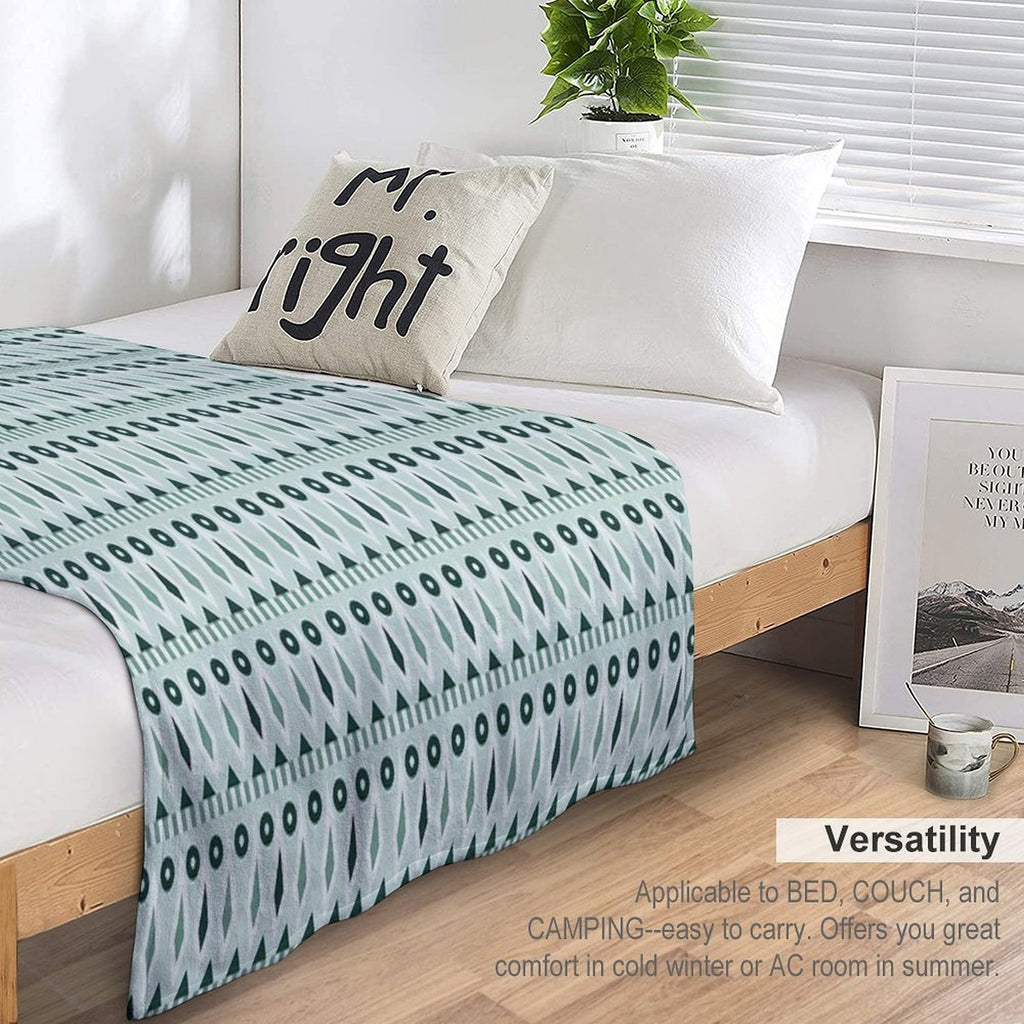 Beautiful Country Style Ornate Traditional Symmetrical Pattern Lightweight Throw Blanket