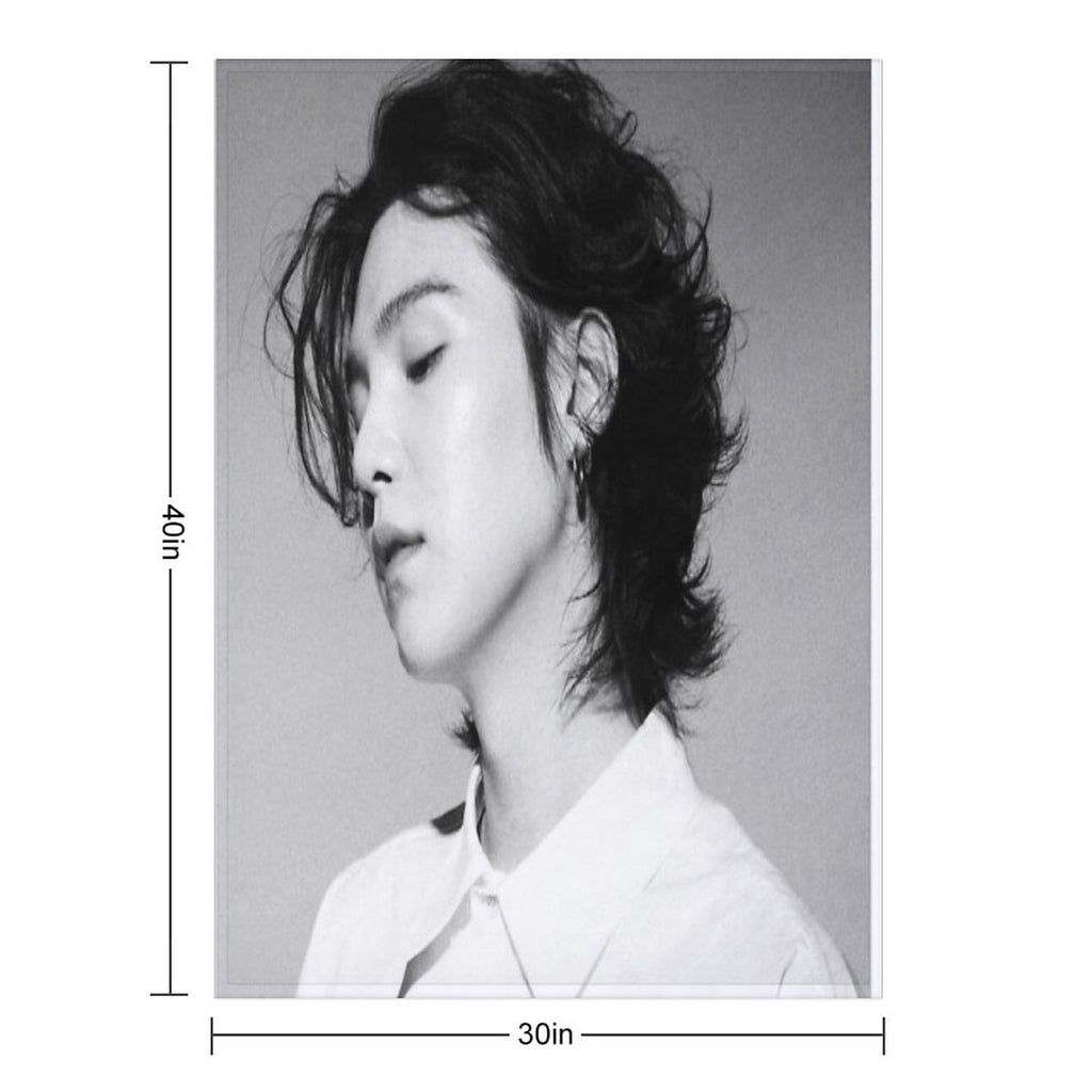 Majestic Long Haired Yoongi Compact Throw Blanket