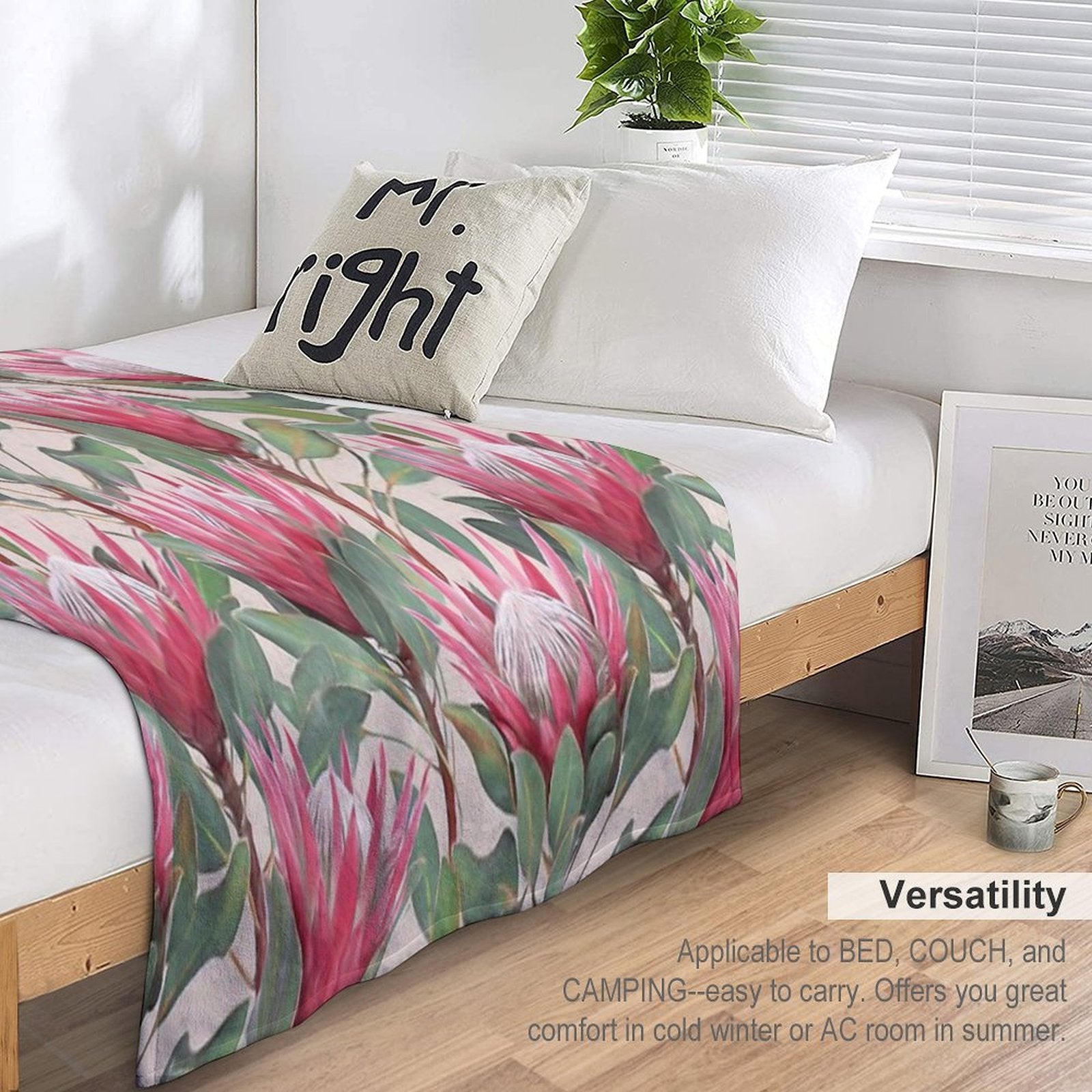 Painted King Proteas on Cream Machine-washable Throw Blanket