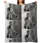 SDP - Dag Machine-washable Throw Blanket