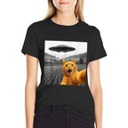 Cat Selfie With Alien UFO Funny Cat Gifts For Men Women Kid  Quick-drying T-Shirt