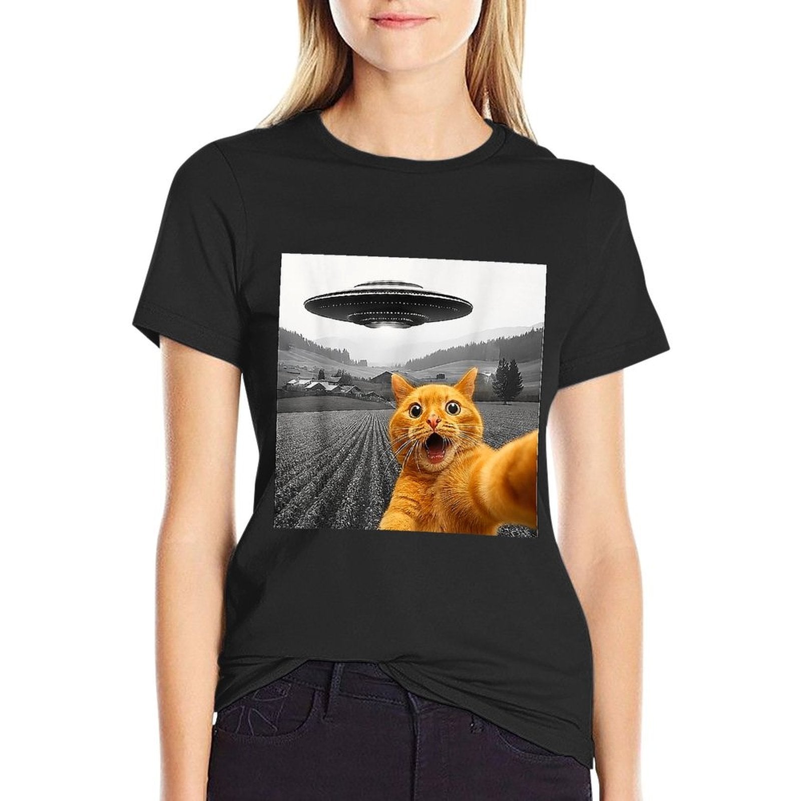 Cat Selfie With Alien UFO Funny Cat Gifts For Men Women Kid  Quick-drying T-Shirt