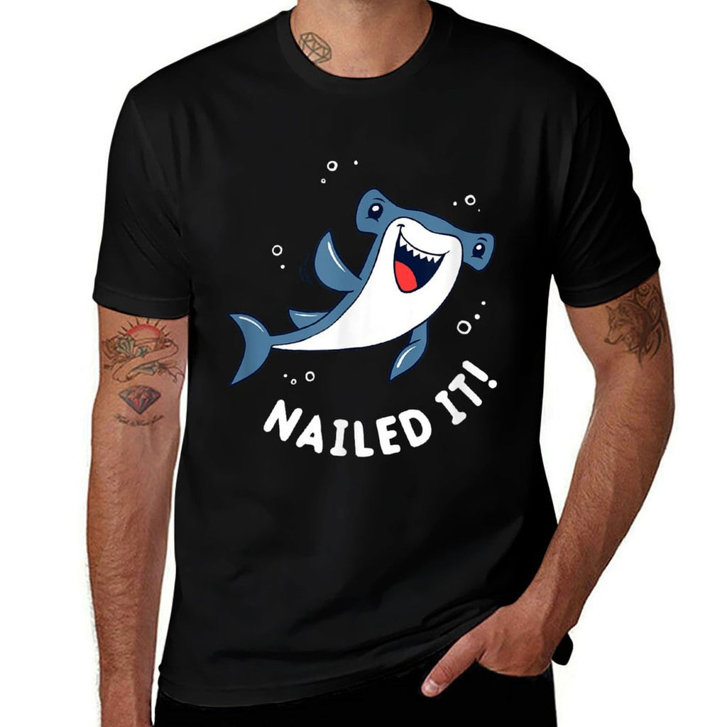 Hammerhead Shark Nailed It  Funny Shark Pun  Trendy Pattern T-Shirt