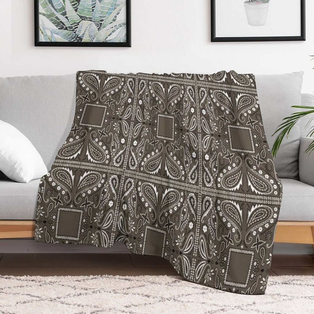 Gray Paisley Bandana Pattern Shrink-resistant Throw Blanket