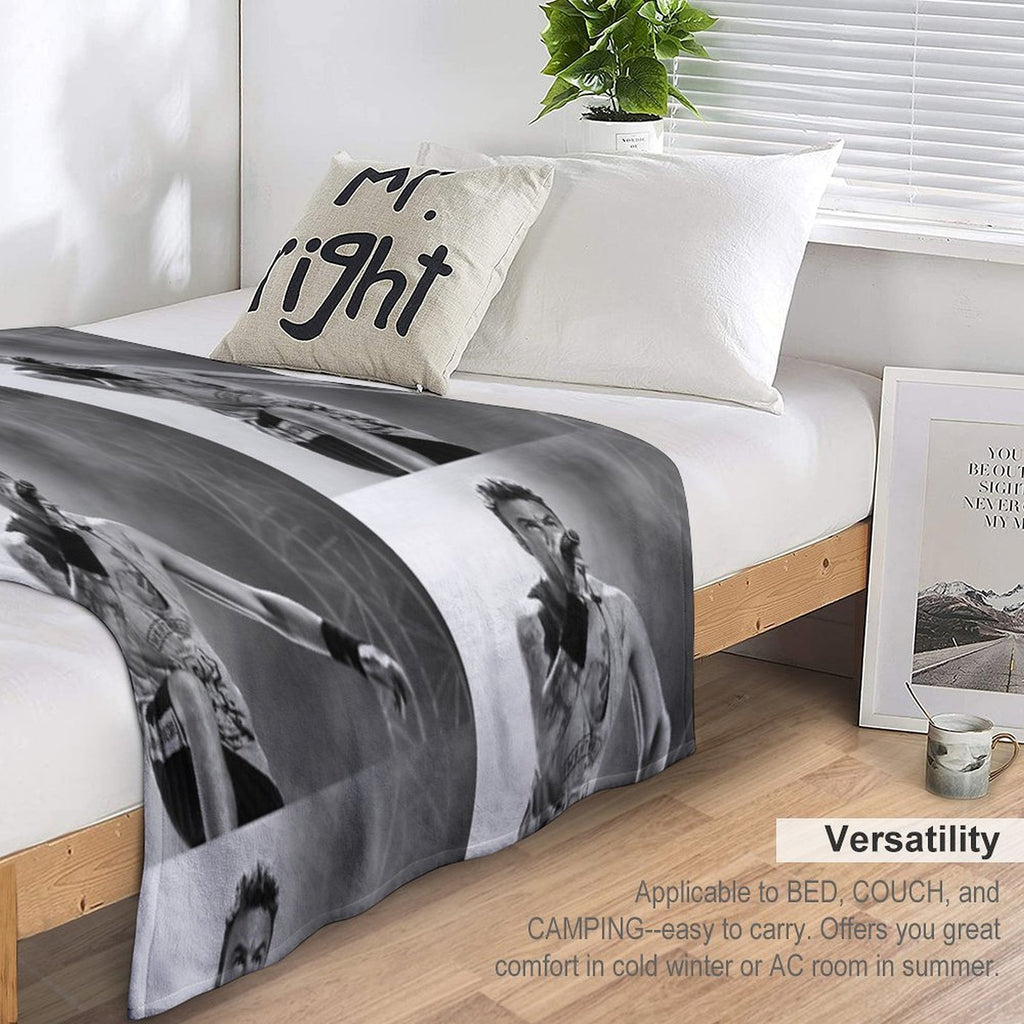 SDP - Dag Machine-washable Throw Blanket