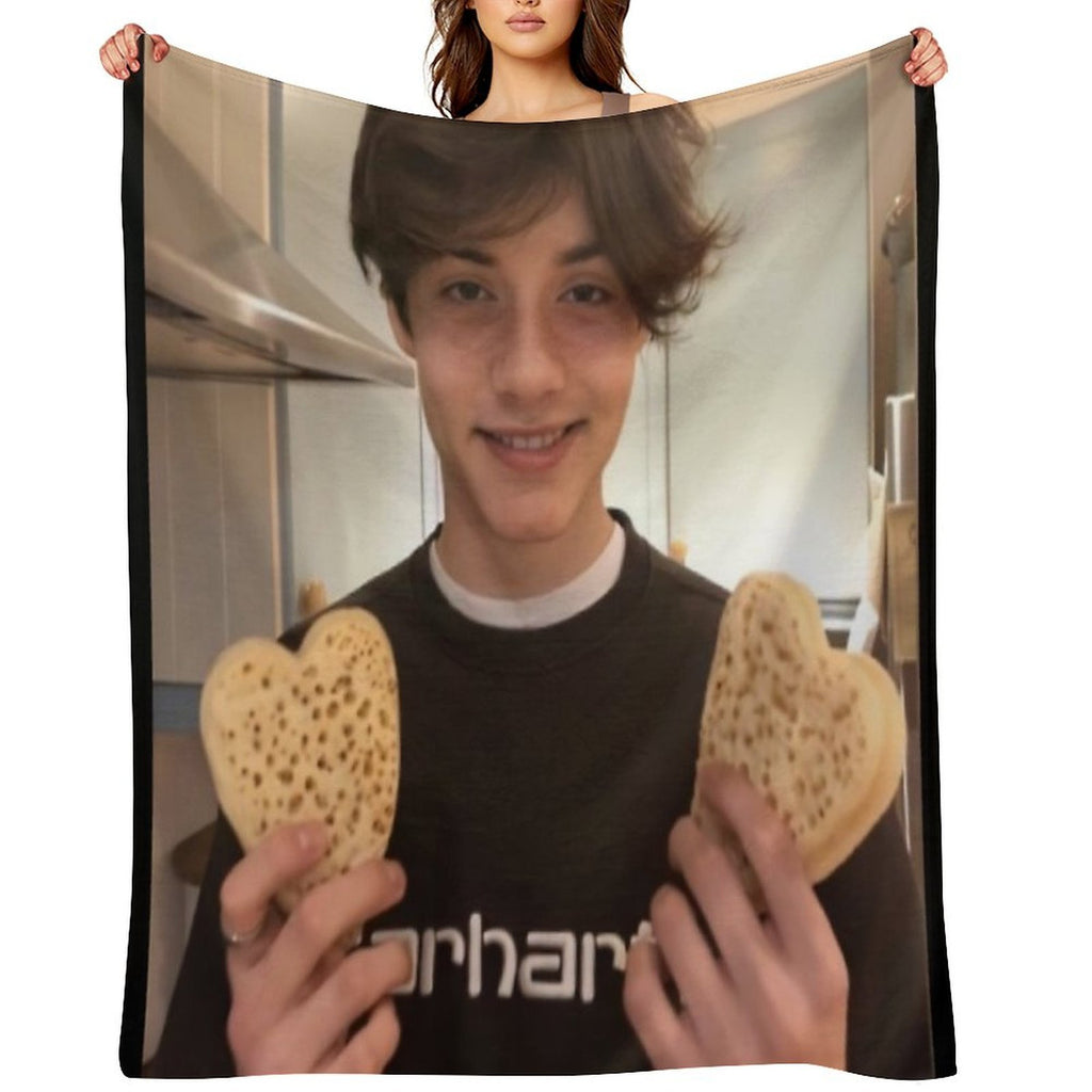 Louis Partridge Blanket Quick-dry Throw Blanket