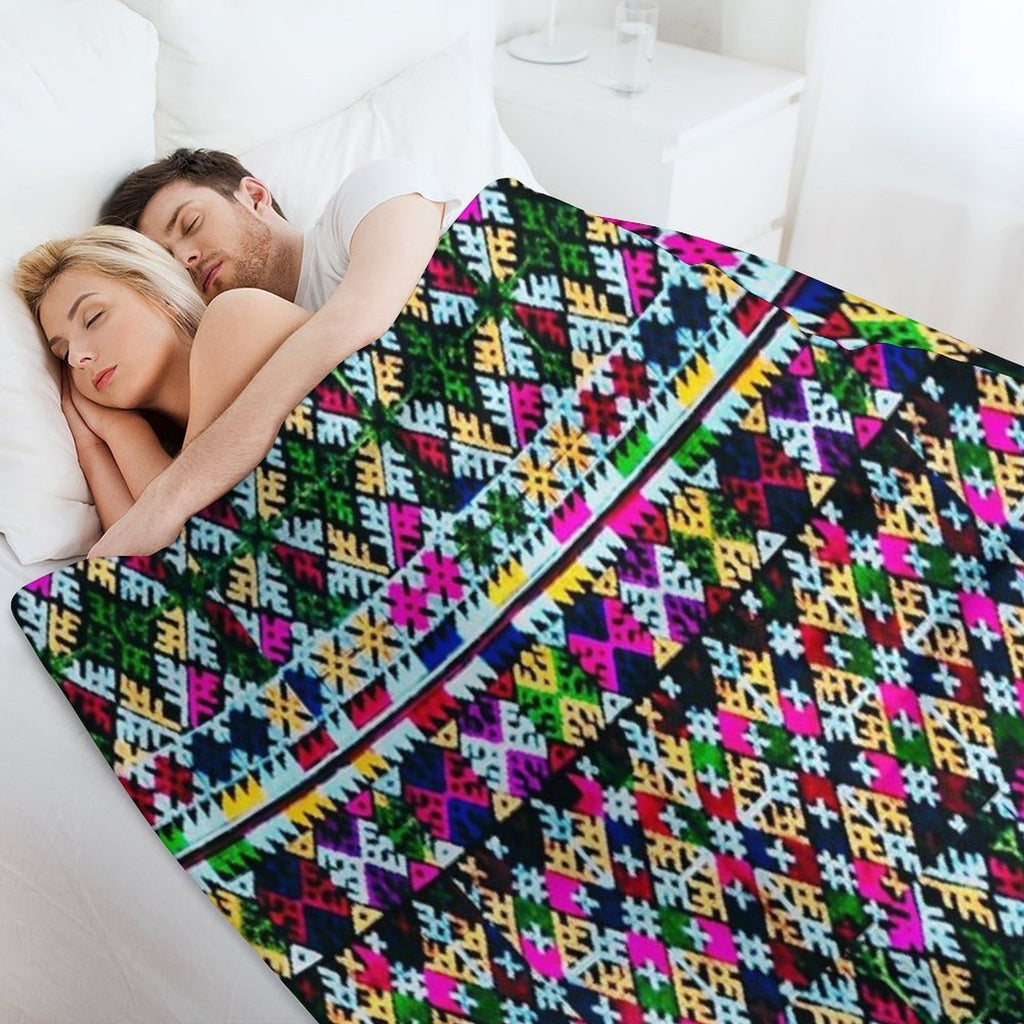 Iu Mien Trendy  Embroidery Easy Care Throw Blanket