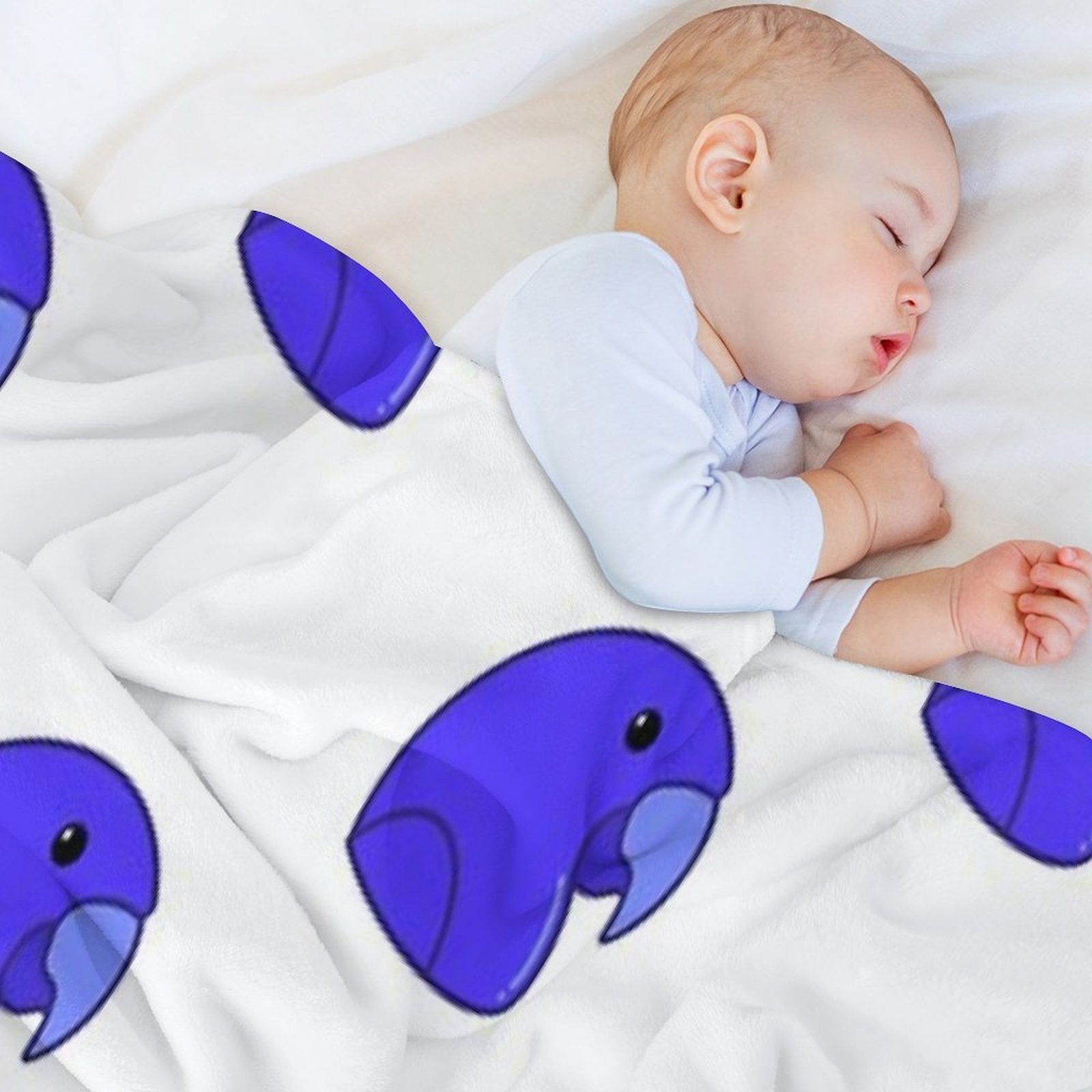 Blueberry As A Macaw (Head View) Shrink-resistant Throw Blanket