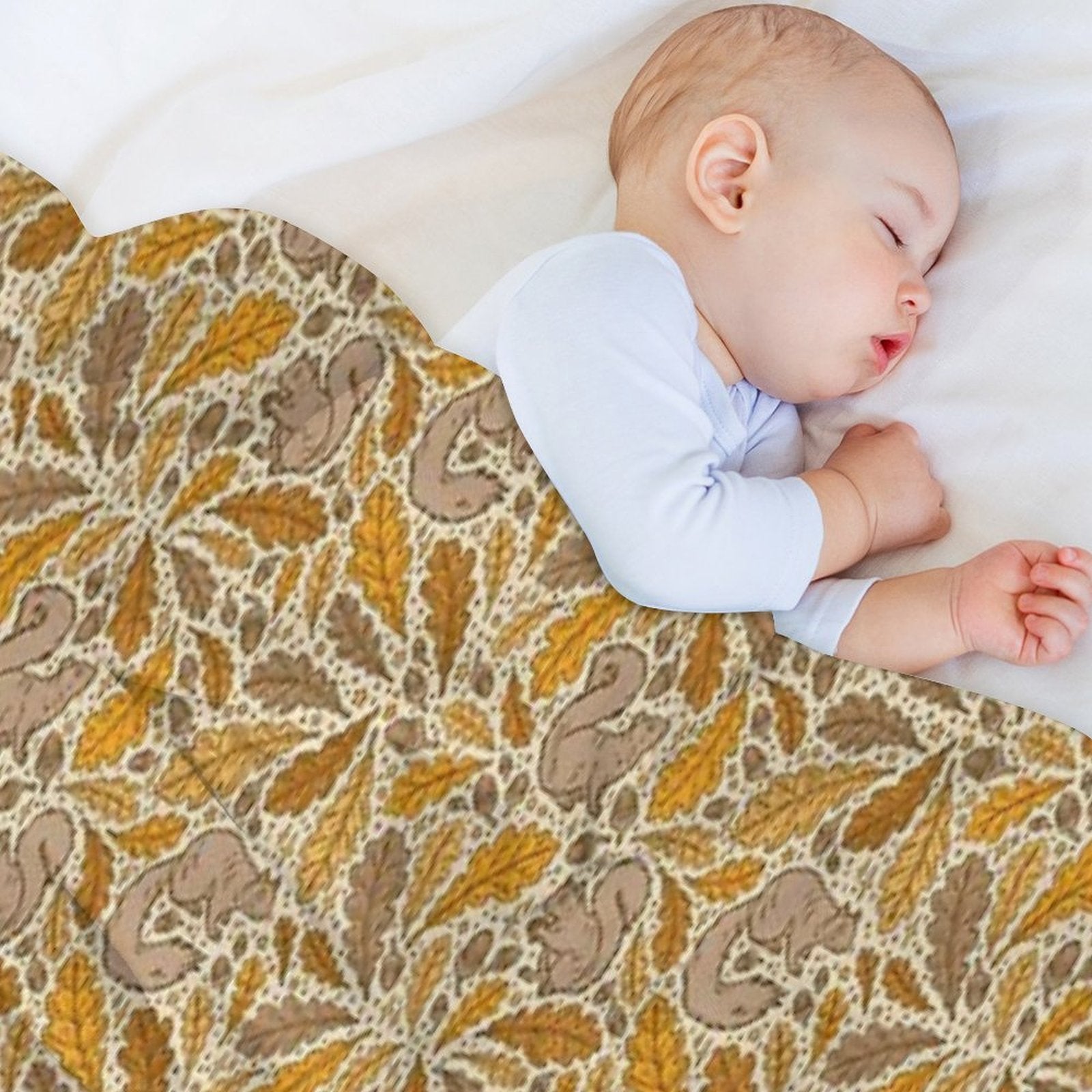 Oak & Squirrels  Animal Autumn Nature Pattern Wrinkle-free Throw Blanket