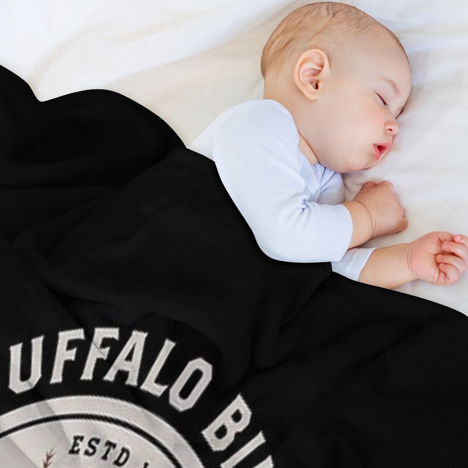 Buffalo Bill's Body Lotion - Death's Head Moth - Horror - Distressed Vintage Design Velvety-soft Throw Blanket