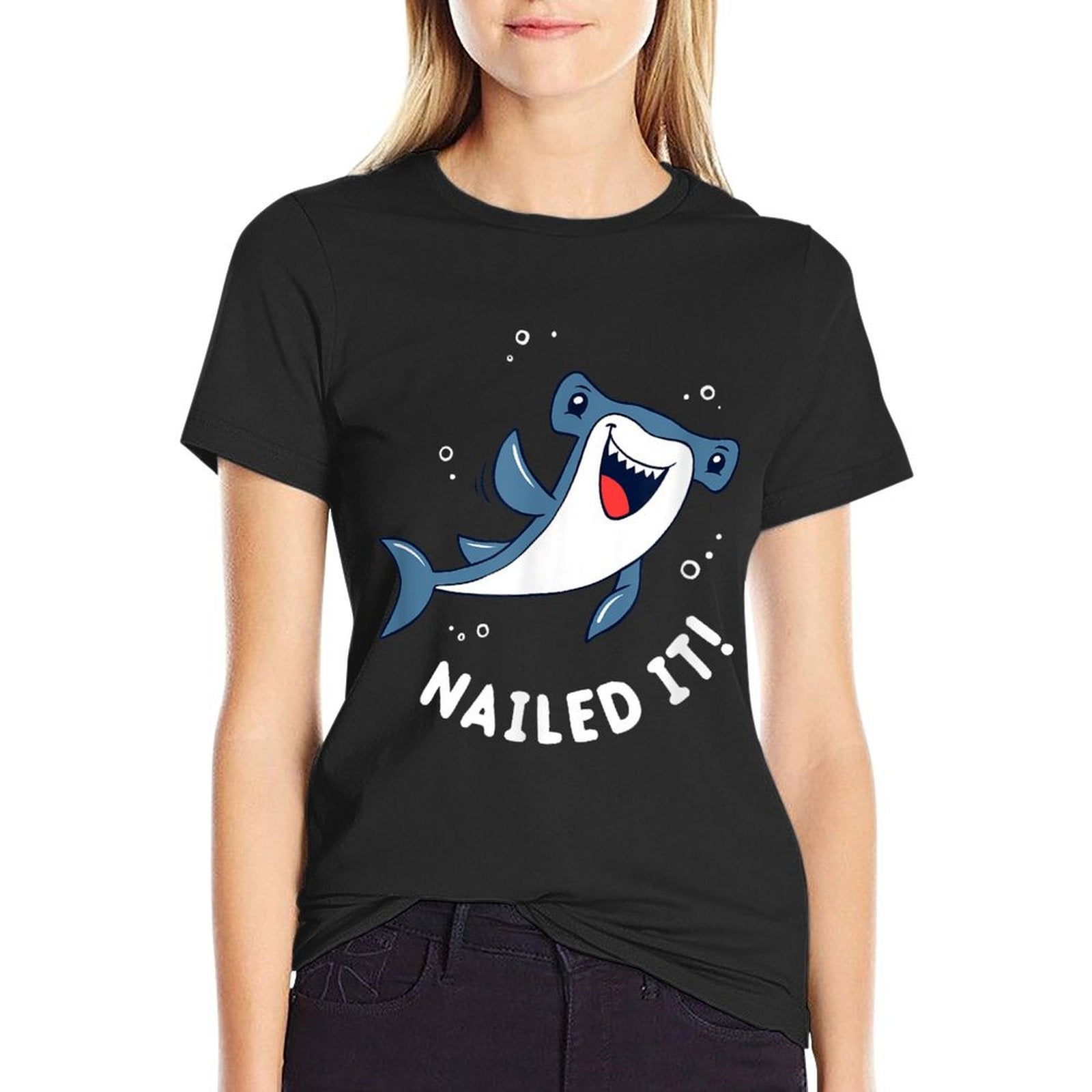 Hammerhead Shark Nailed It  Funny Shark Pun  Trendy Pattern T-Shirt
