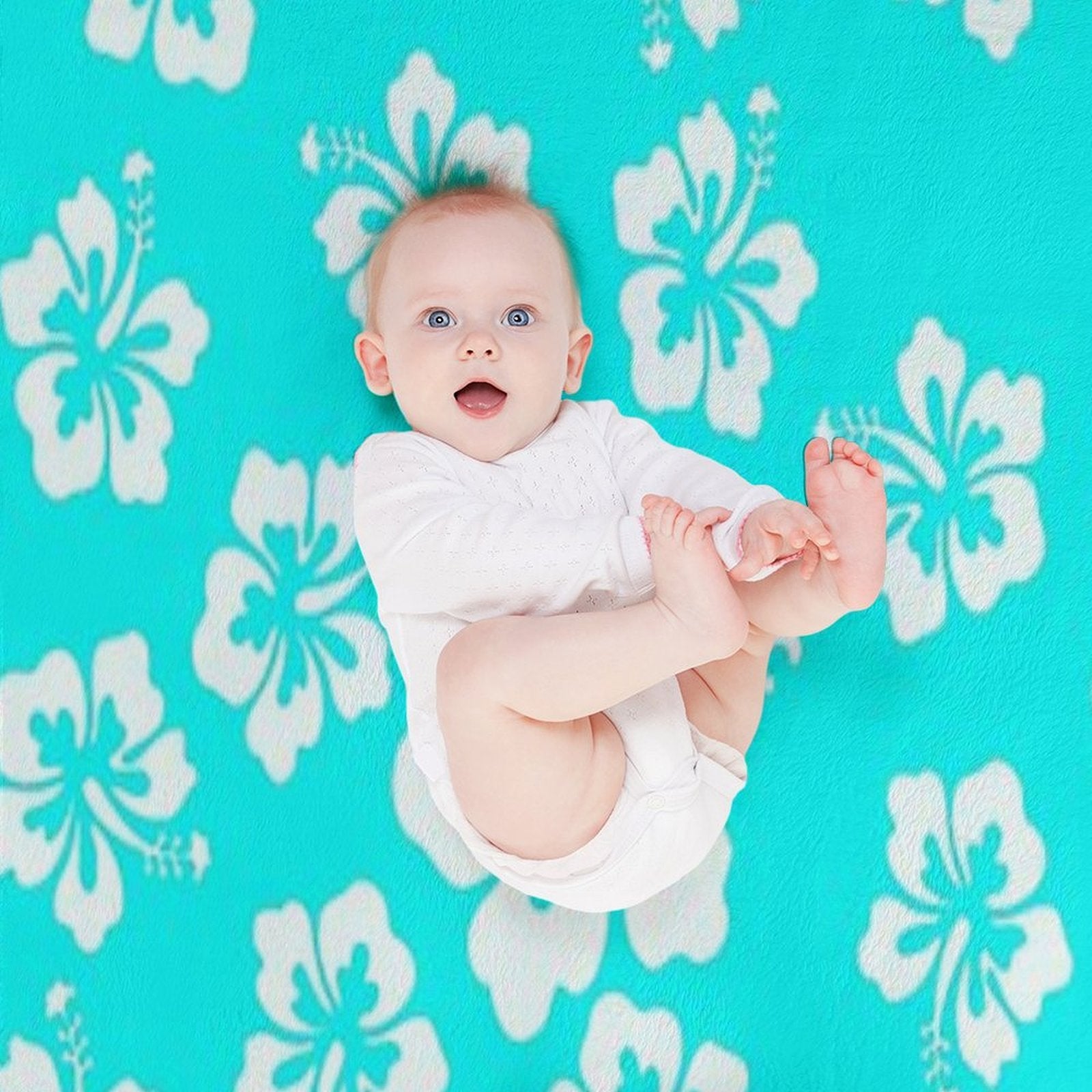 Bright Aqua Blue Hibiscus Hawaiian Flower Aloha Wrinkle-free Throw Blanket