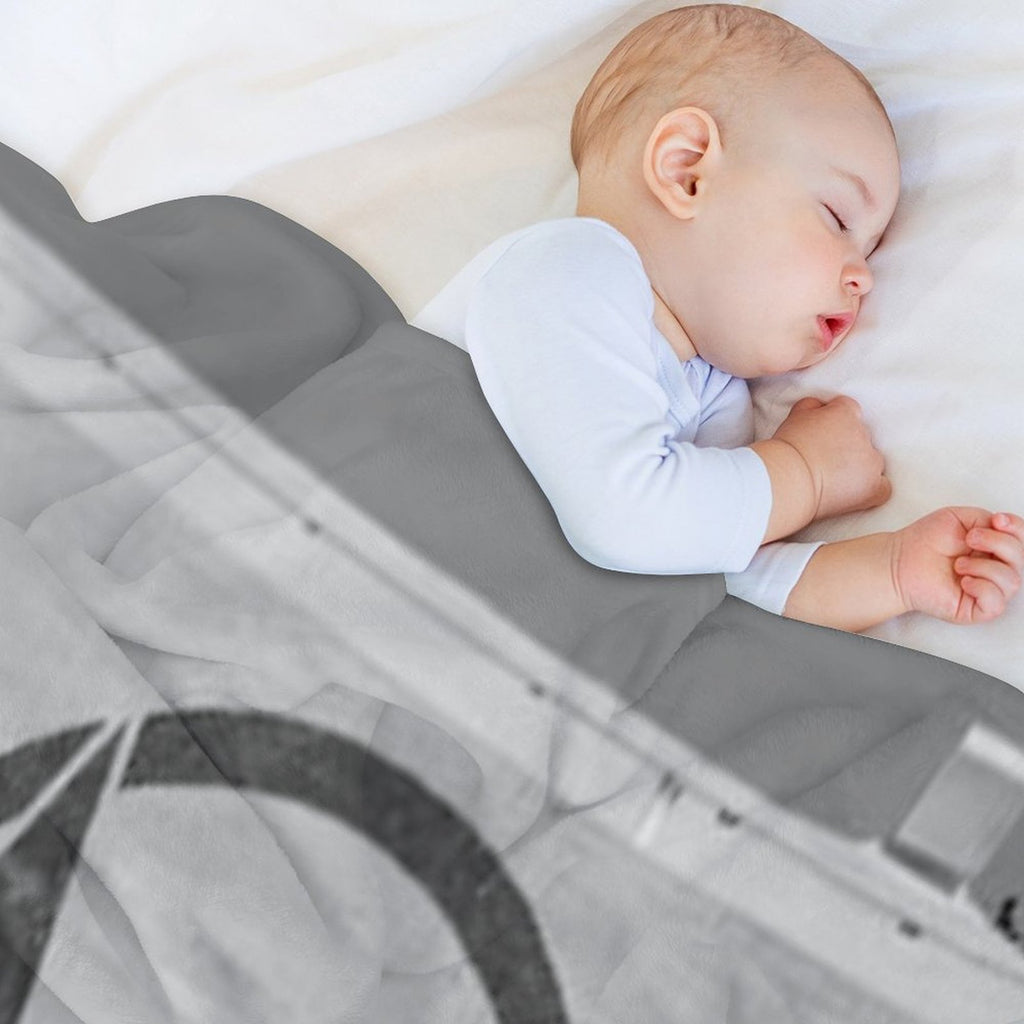 The Maine Looking Up Travel-friendly Throw Blanket