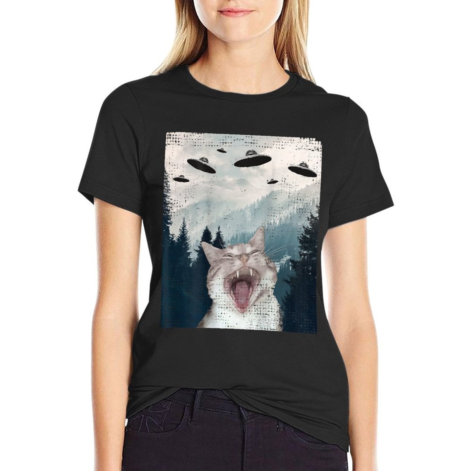 Cat UFO Meme - Funny Cat Selfie with UFOs for Men Women Comfortable T-Shirt