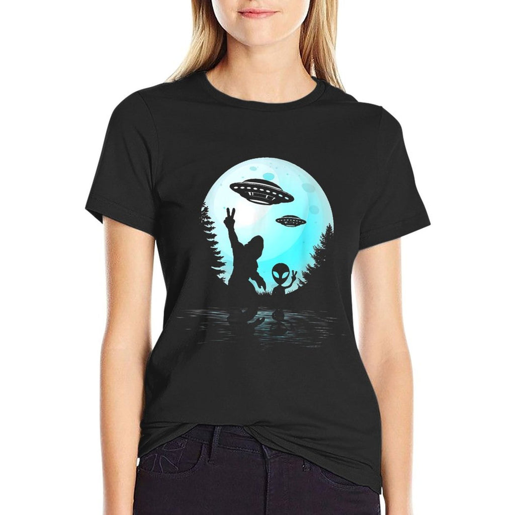 Alien And Bigfoot Full Moon Sasquatch UFO For Men Women Kids  Rolled Sleeves T-Shirt