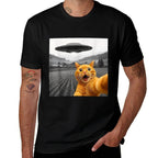 Cat Selfie With Alien UFO Funny Cat Gifts For Men Women Kid  Quick-drying T-Shirt