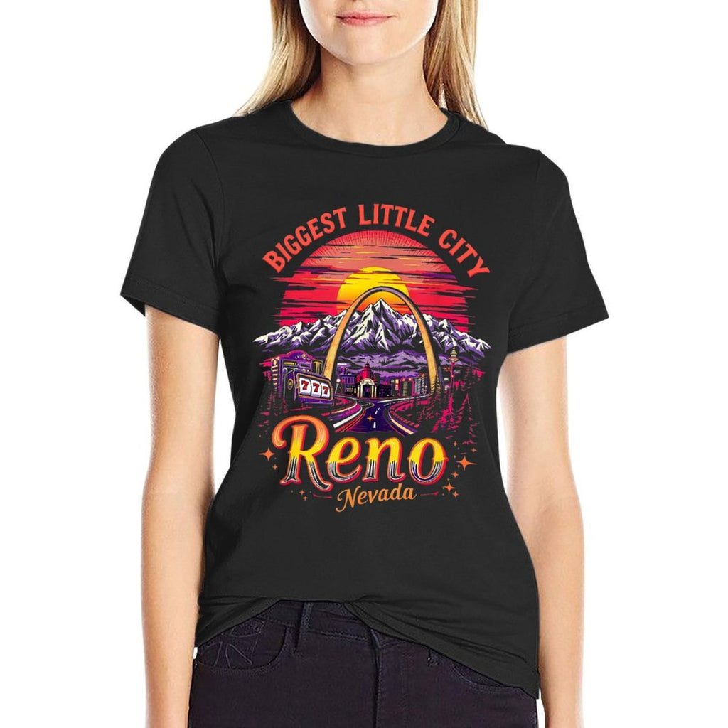 Vintage Reno Nevada Sunset Skyline Cityscape  Versatile T-Shirt