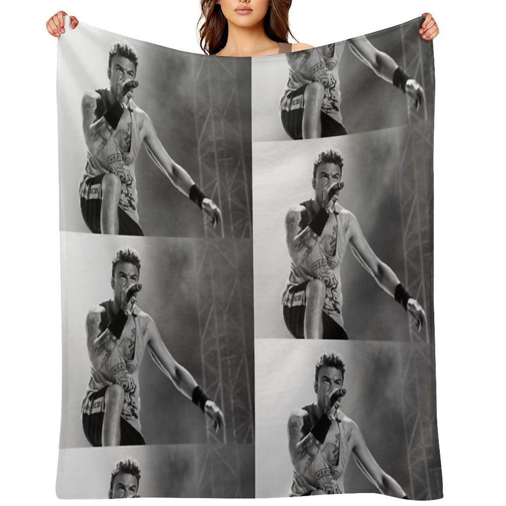 SDP - Dag Machine-washable Throw Blanket