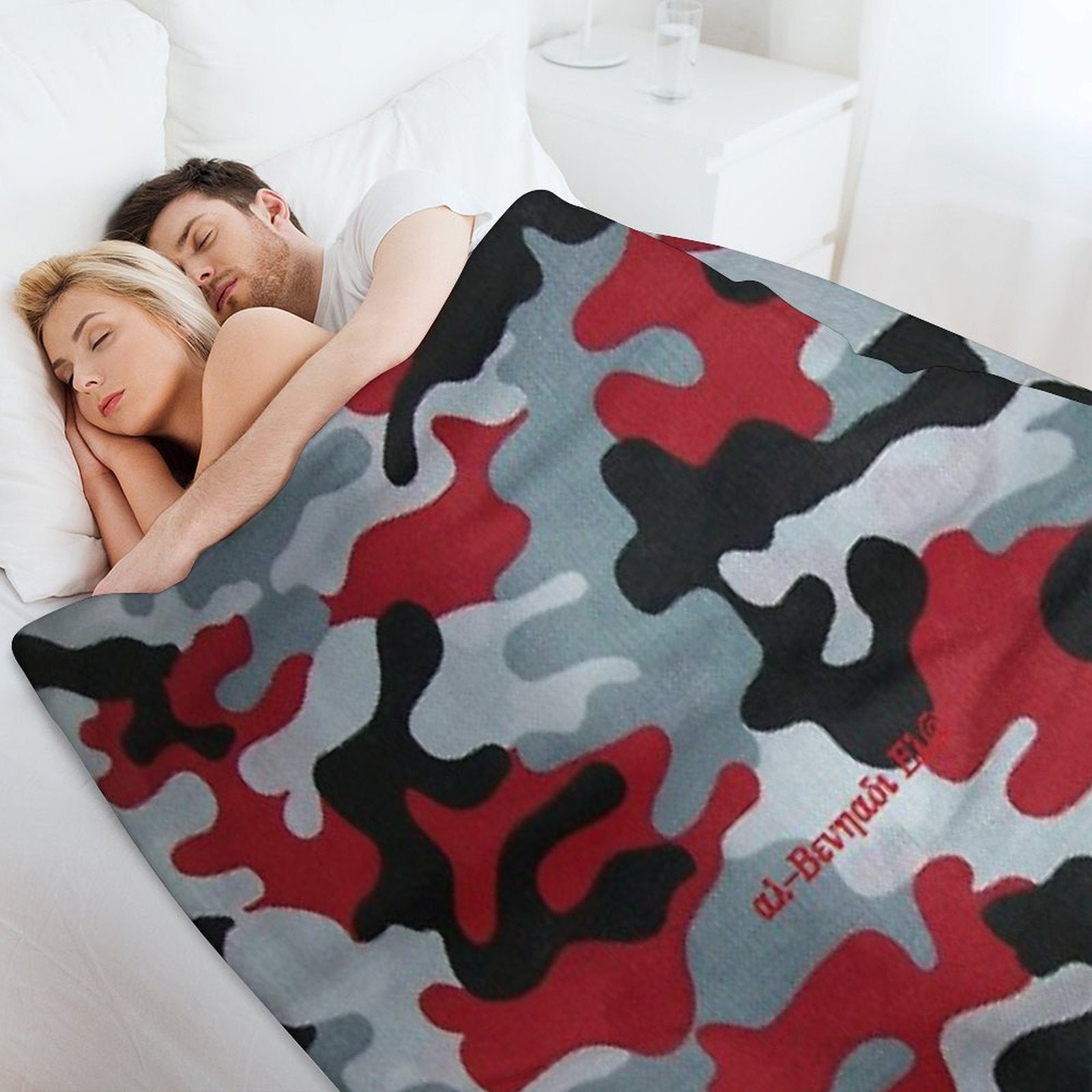 Al-Benhadi El© Acquisition, Red Camouflage Machine-washable Throw Blanket