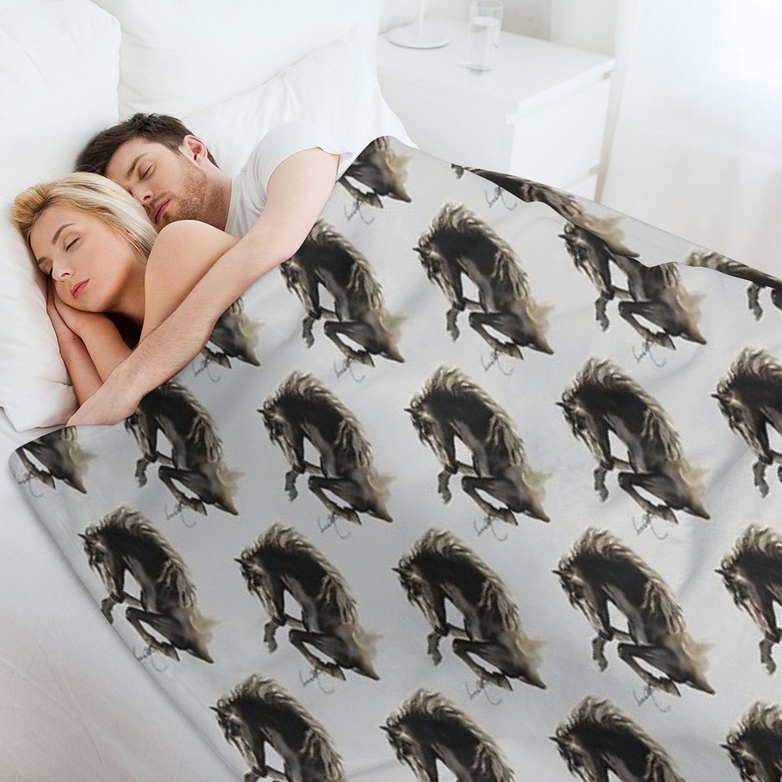 Black Fury (Cut-Out) Quick-dry Throw Blanket