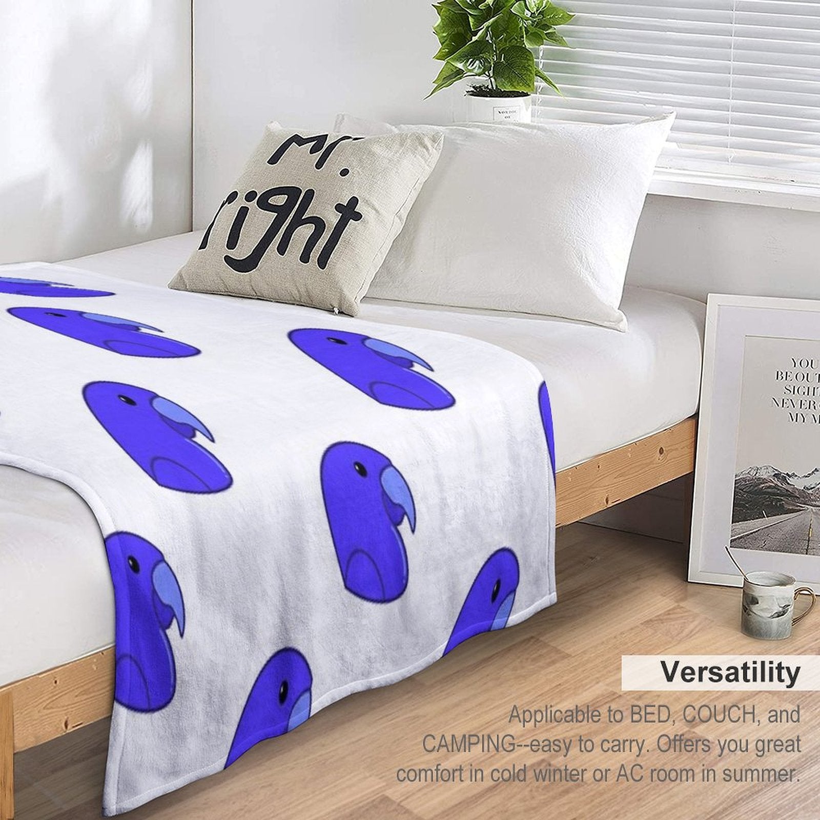 Blueberry As A Macaw (Head View) Shrink-resistant Throw Blanket