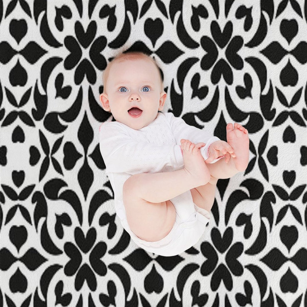 Mosaic Floral Pattern Travel-friendly Throw Blanket