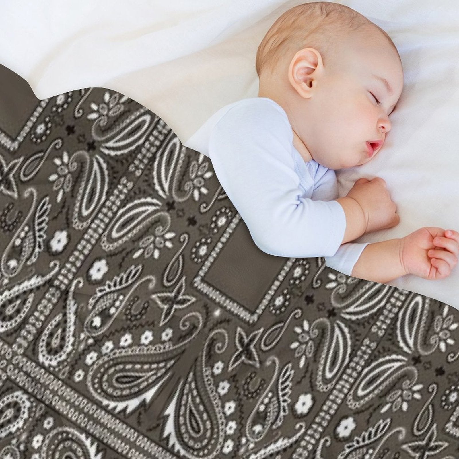 Gray Paisley Bandana Pattern Shrink-resistant Throw Blanket